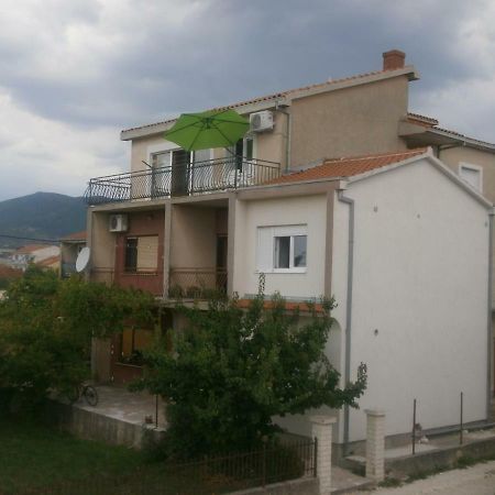 Apartmani Ljubica Kaštela エクステリア 写真