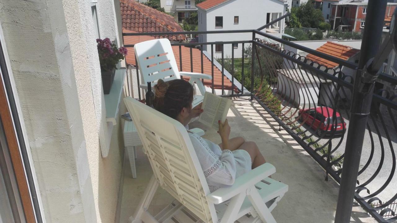 Apartmani Ljubica Kaštela エクステリア 写真