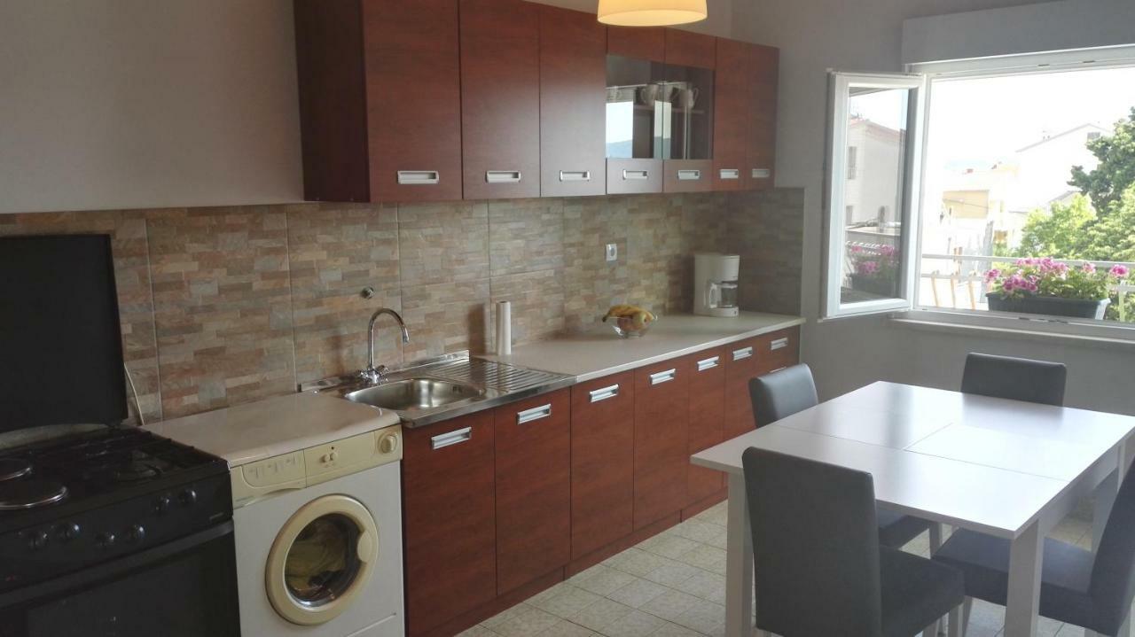 Apartmani Ljubica Kaštela エクステリア 写真