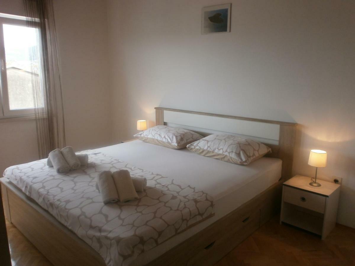 Apartmani Ljubica Kaštela エクステリア 写真