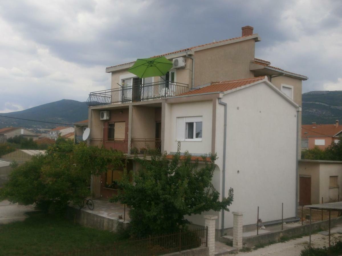 Apartmani Ljubica Kaštela エクステリア 写真