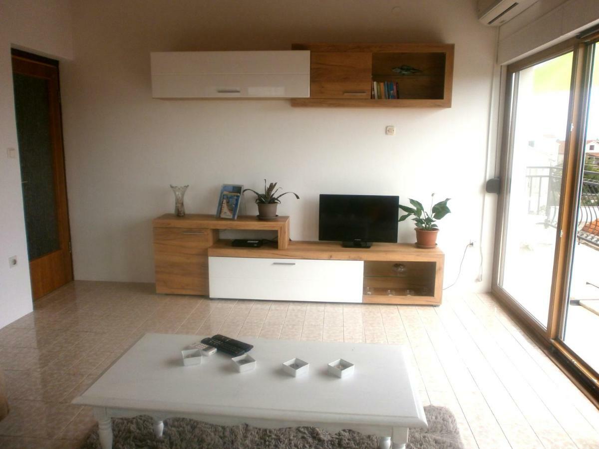 Apartmani Ljubica Kaštela エクステリア 写真